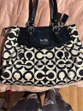 Coach Black & Cream Signature Shoulder Tote